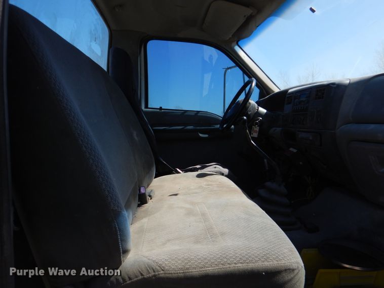 image for item DK3653 2004 Ford F650 Super Duty  truck cab and chassis