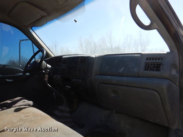 image for item DK3653 2004 Ford F650 Super Duty  truck cab and chassis