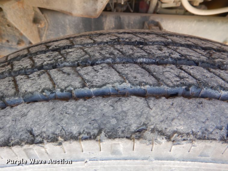 image for item DK3653 2004 Ford F650 Super Duty  truck cab and chassis