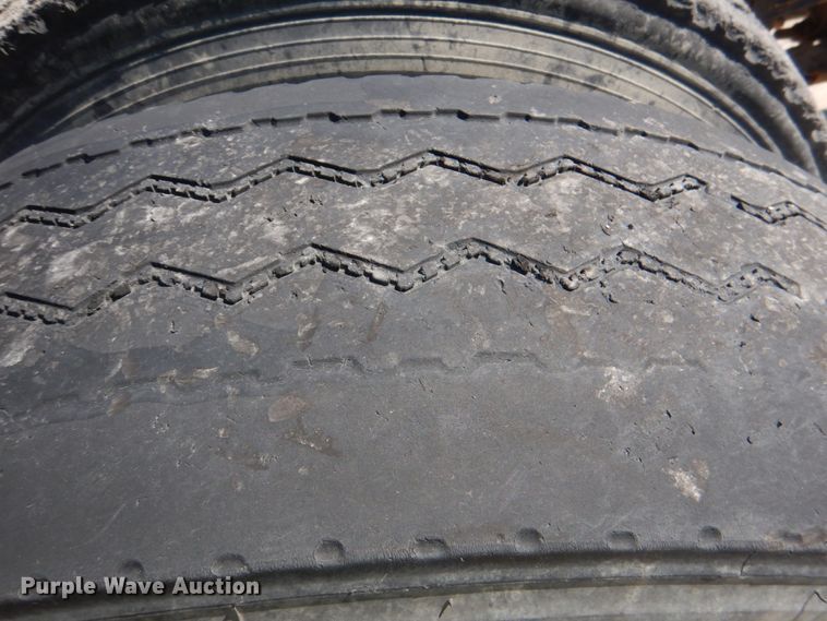 image for item DK3653 2004 Ford F650 Super Duty  truck cab and chassis