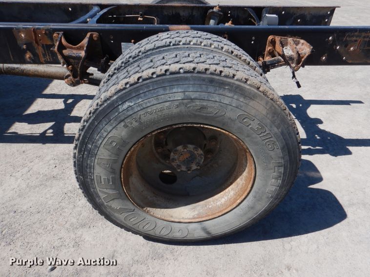 image for item DK3653 2004 Ford F650 Super Duty  truck cab and chassis