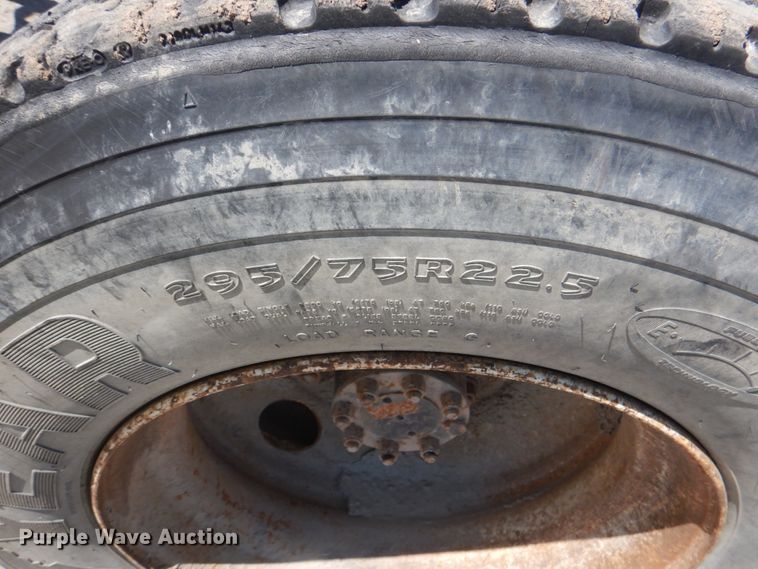 image for item DK3653 2004 Ford F650 Super Duty  truck cab and chassis