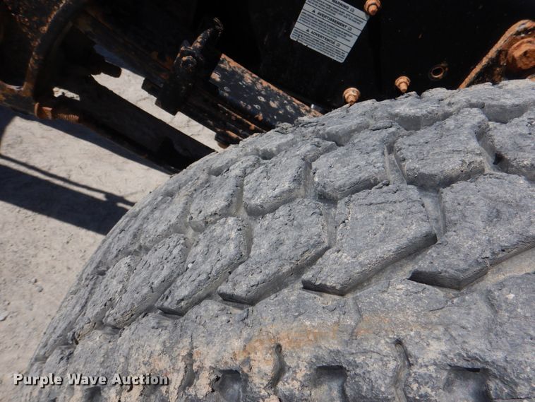 image for item DK3653 2004 Ford F650 Super Duty  truck cab and chassis