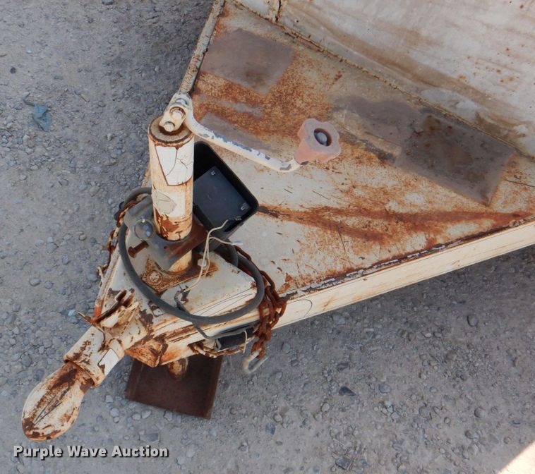 image for item DL0708 2000 Circle C  enclosed cargo trailer