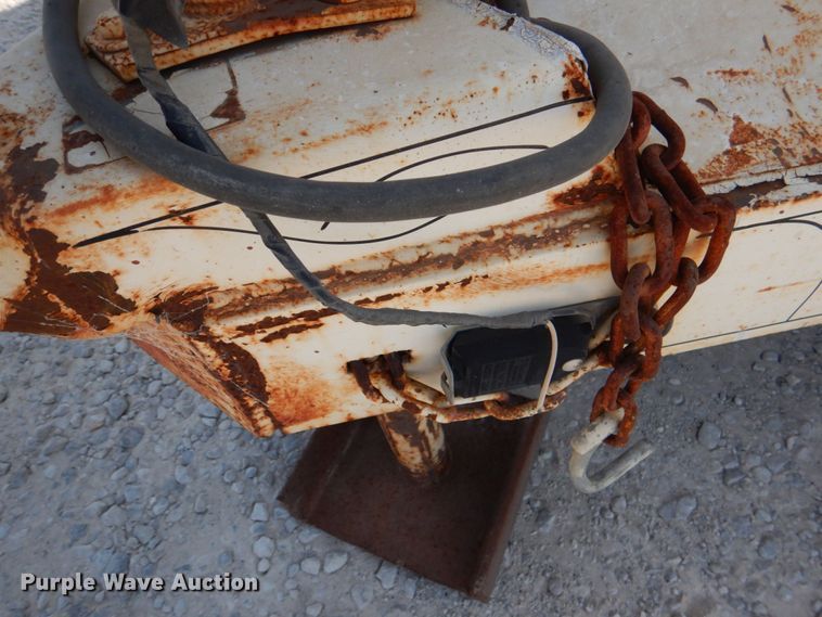 image for item DL0708 2000 Circle C  enclosed cargo trailer