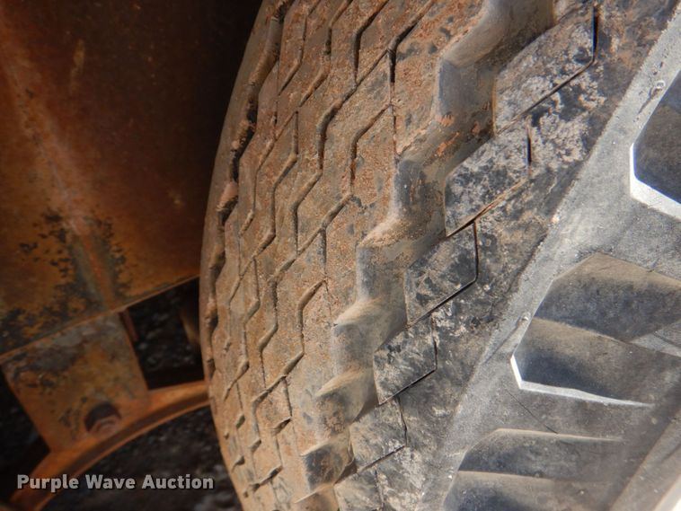 image for item DL0708 2000 Circle C  enclosed cargo trailer