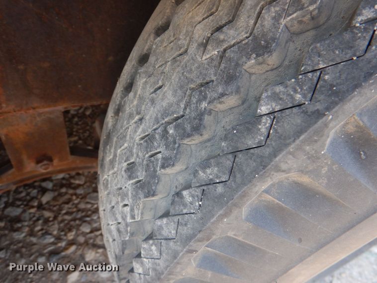 image for item DL0708 2000 Circle C  enclosed cargo trailer