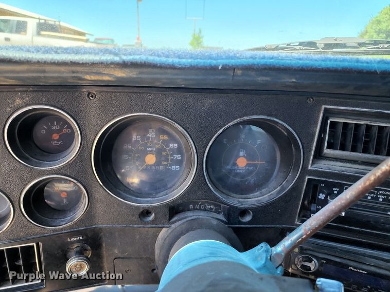 image for item DL6522 1985 Chevrolet K10  flatbed pickup truck