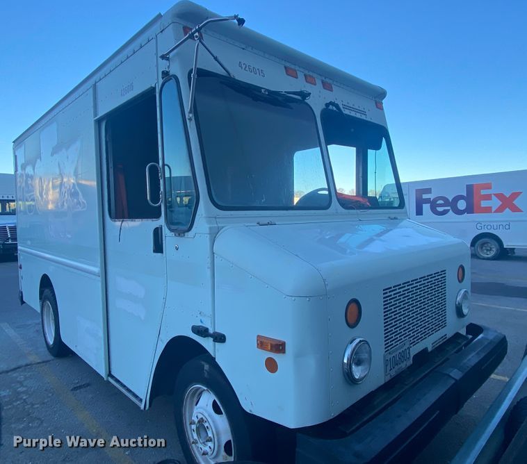 image for item DL6864 2003 Workhorse P42  delivery truck