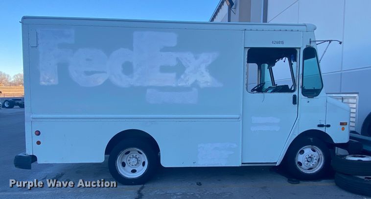 image for item DL6864 2003 Workhorse P42  delivery truck