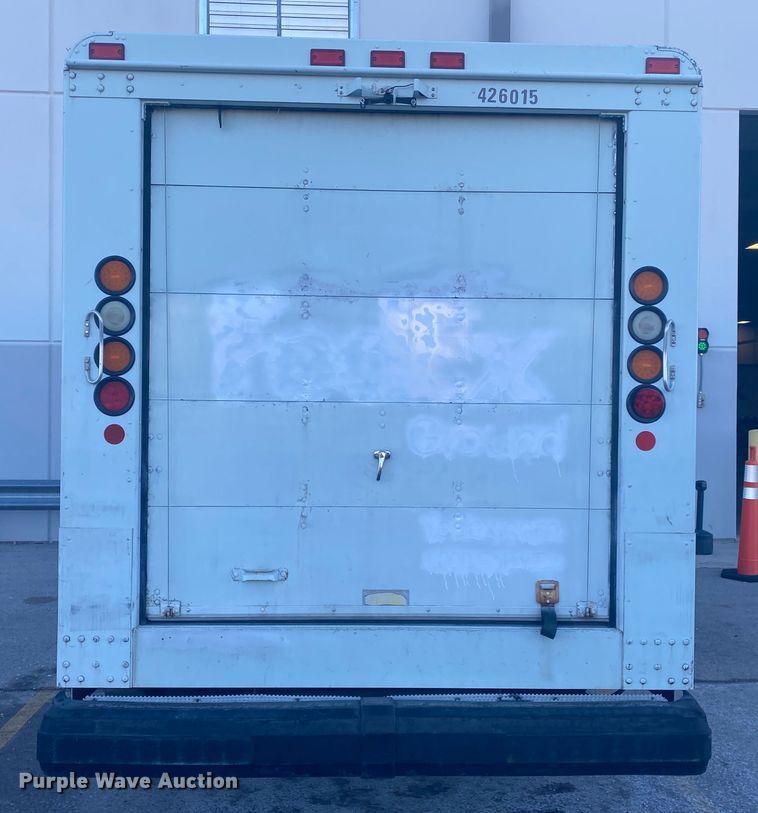 image for item DL6864 2003 Workhorse P42  delivery truck