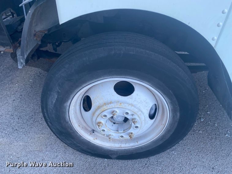 image for item DL6864 2003 Workhorse P42  delivery truck