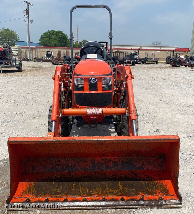 image for item DM4095 Kubota B2601HSD  MFWD tractor