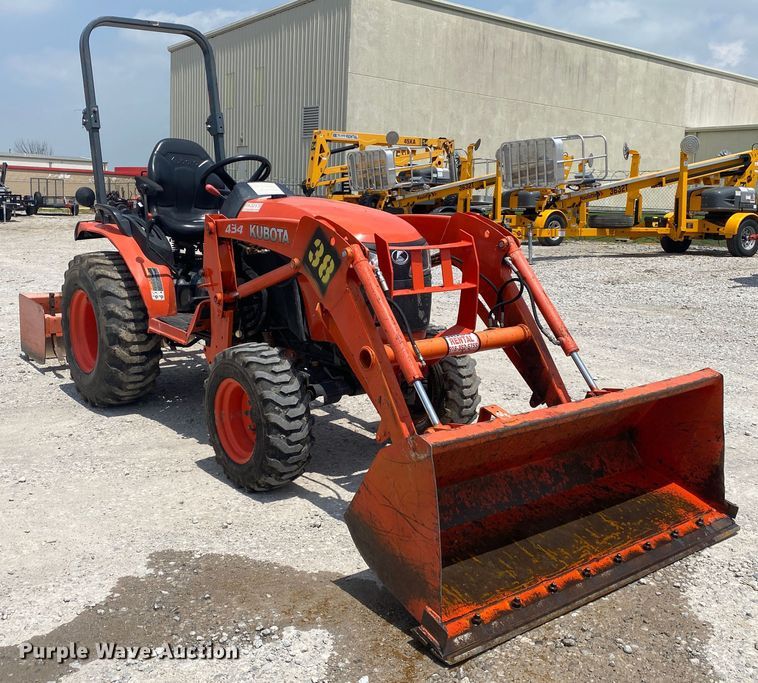 image for item DM4095 Kubota B2601HSD  MFWD tractor