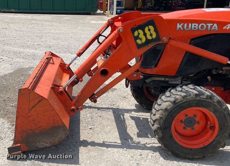 image for item DM4095 Kubota B2601HSD  MFWD tractor