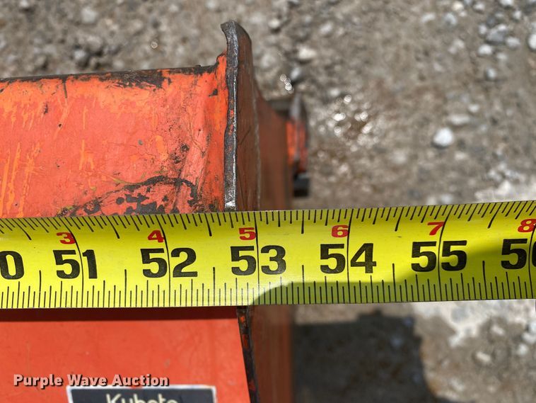 image for item DM4095 Kubota B2601HSD  MFWD tractor