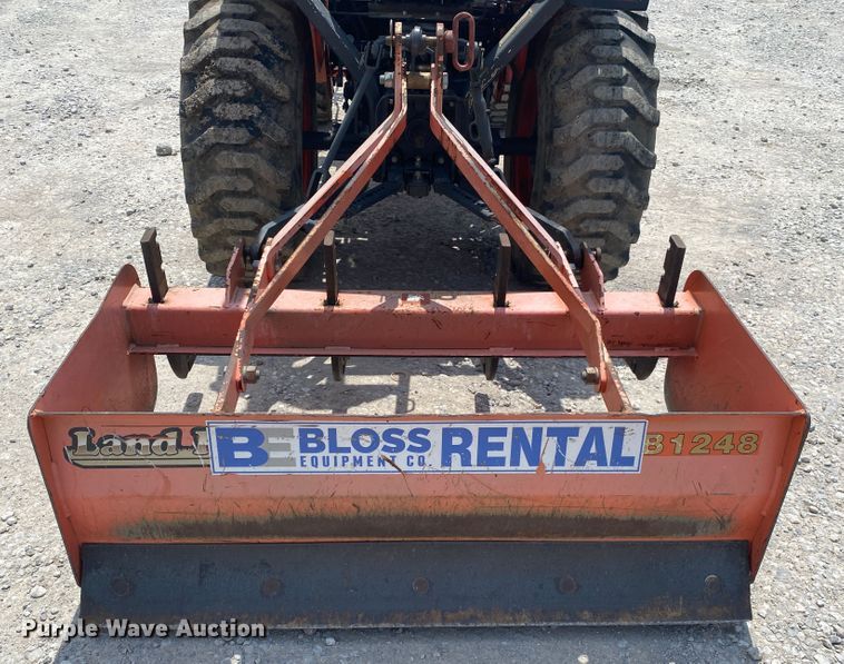 image for item DM4095 Kubota B2601HSD  MFWD tractor