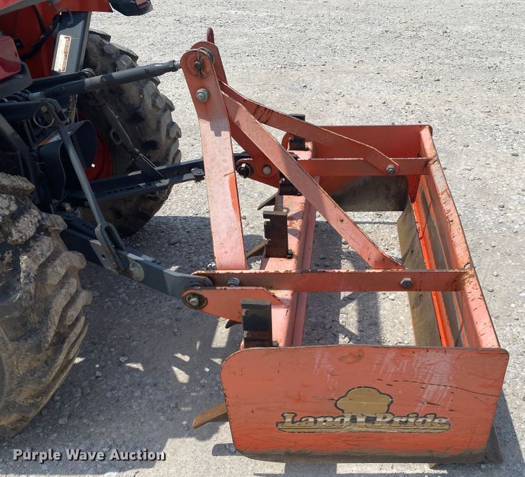image for item DM4095 Kubota B2601HSD  MFWD tractor
