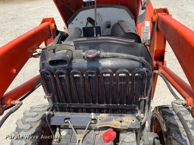 image for item DM4095 Kubota B2601HSD  MFWD tractor