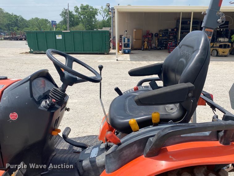 image for item DM4095 Kubota B2601HSD  MFWD tractor