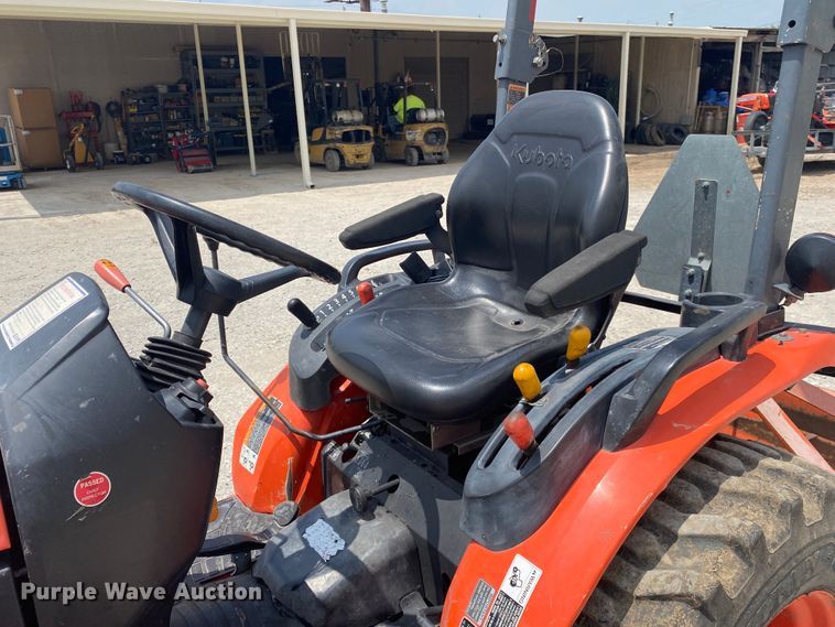 image for item DM4095 Kubota B2601HSD  MFWD tractor