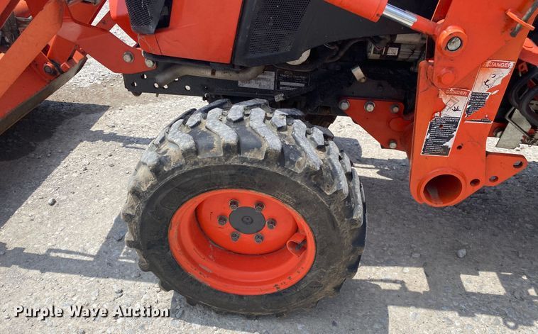 image for item DM4095 Kubota B2601HSD  MFWD tractor