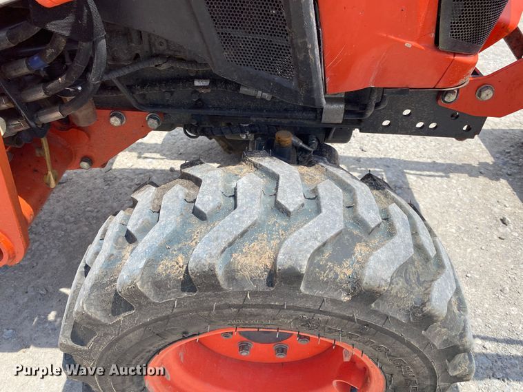 image for item DM4095 Kubota B2601HSD  MFWD tractor