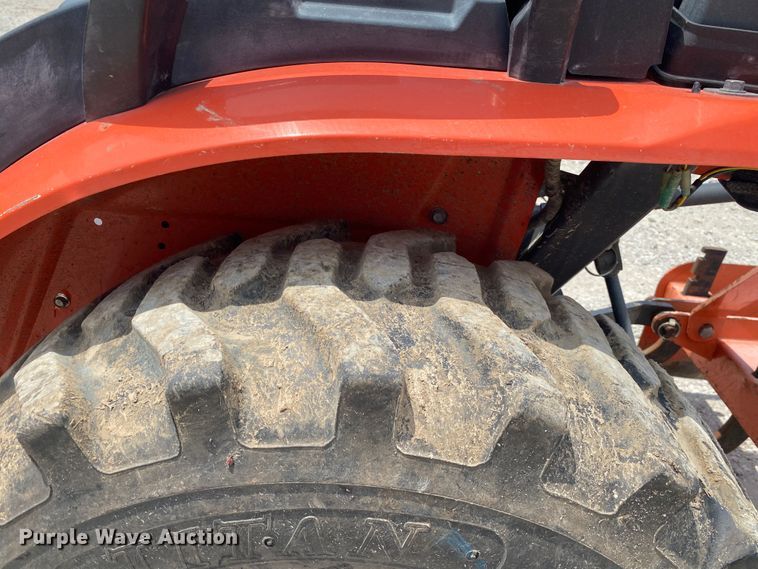 image for item DM4095 Kubota B2601HSD  MFWD tractor