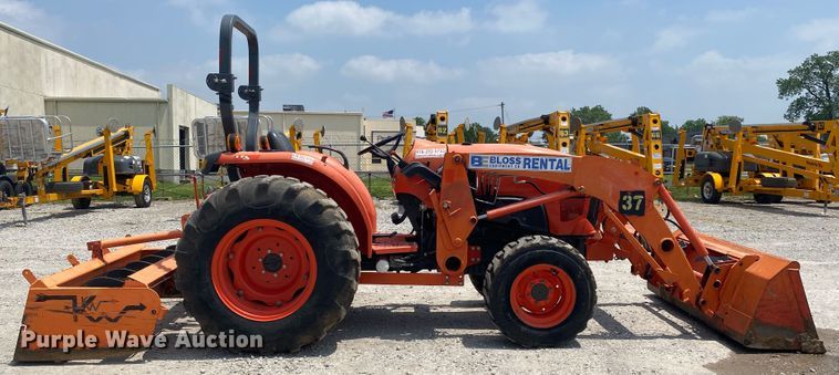 image for item DM4096 Kubota L4701D  MFWD tractor