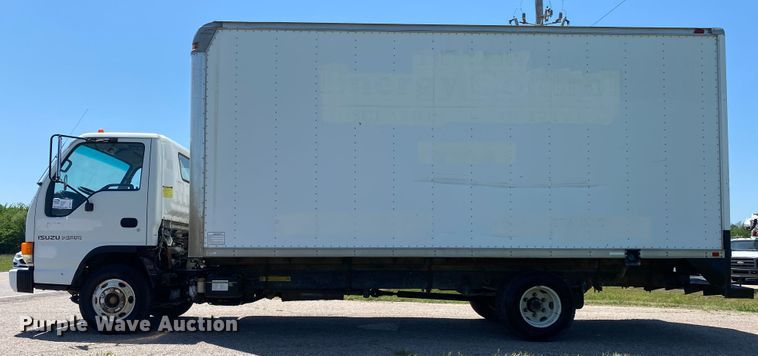 image for item DM4125 2005 Isuzu NPR  box truck
