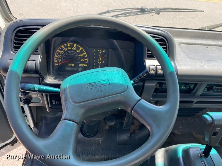 image for item DM4125 2005 Isuzu NPR  box truck