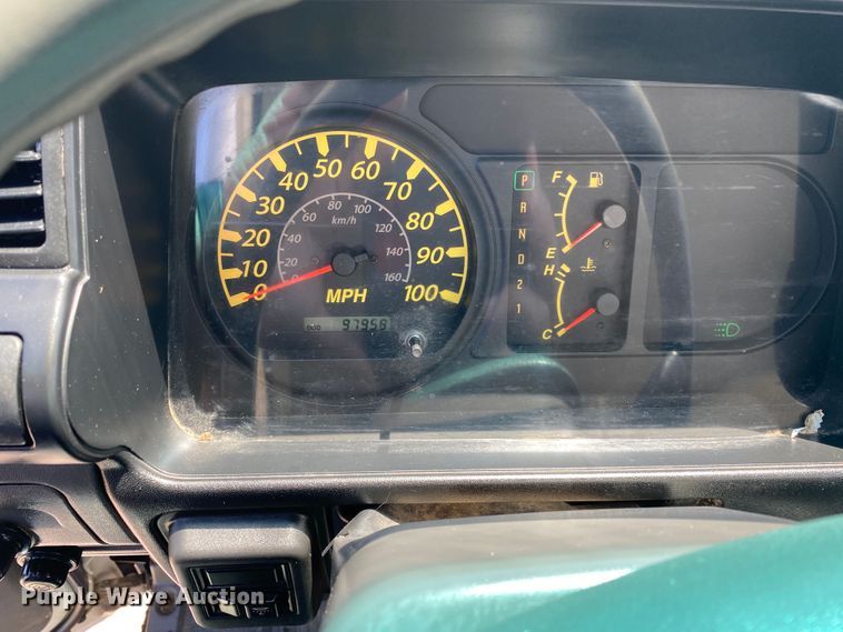 image for item DM4125 2005 Isuzu NPR  box truck