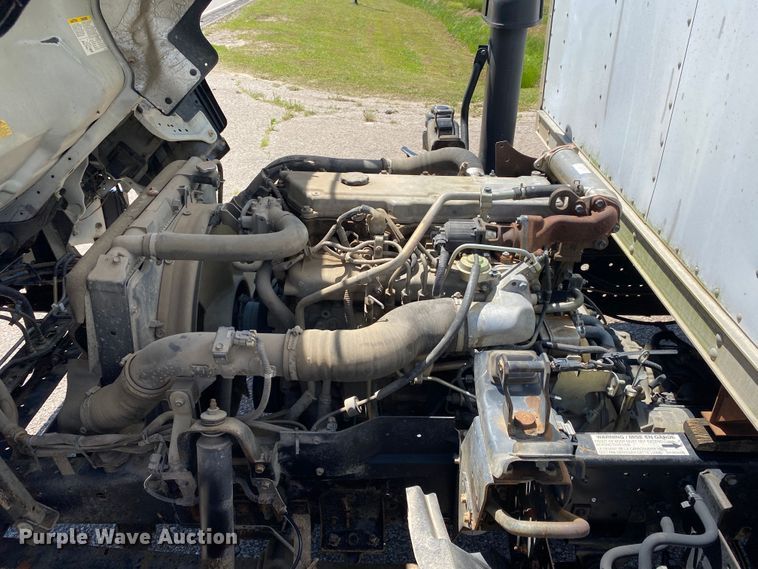 image for item DM4125 2005 Isuzu NPR  box truck