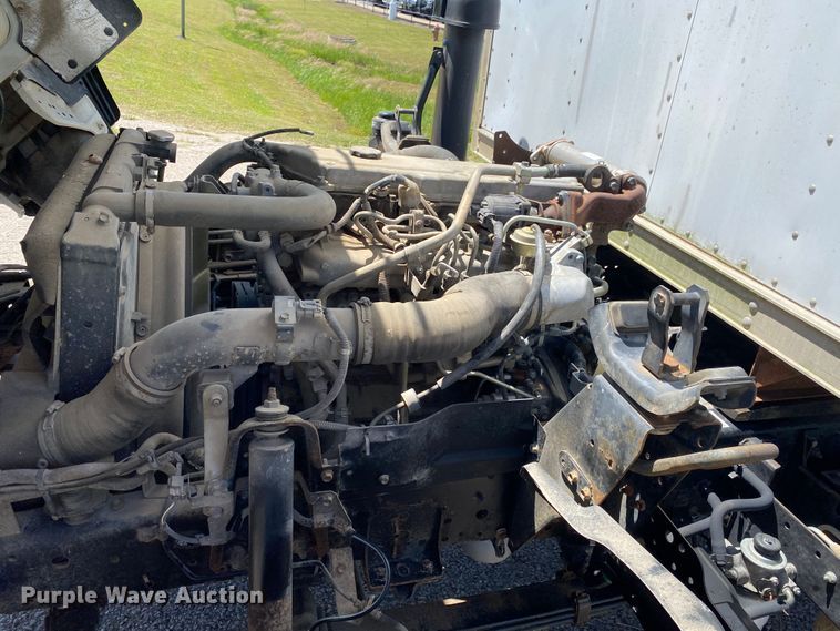 image for item DM4125 2005 Isuzu NPR  box truck