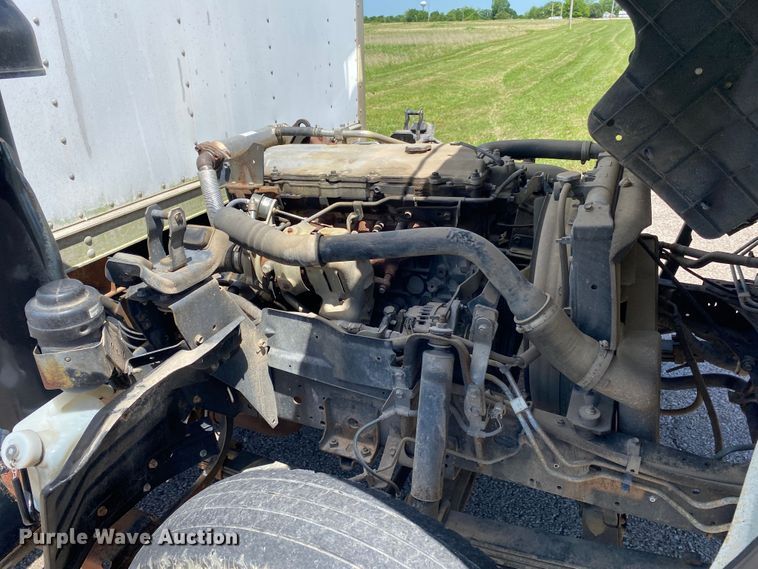 image for item DM4125 2005 Isuzu NPR  box truck