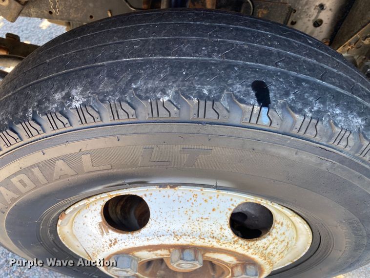 image for item DM4125 2005 Isuzu NPR  box truck