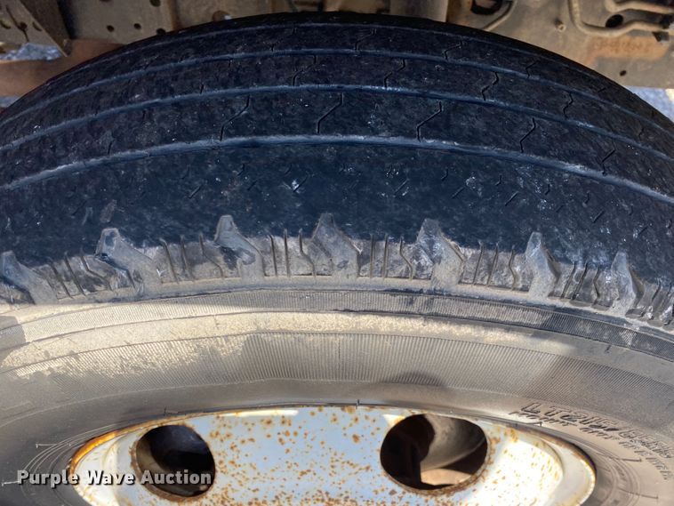 image for item DM4125 2005 Isuzu NPR  box truck