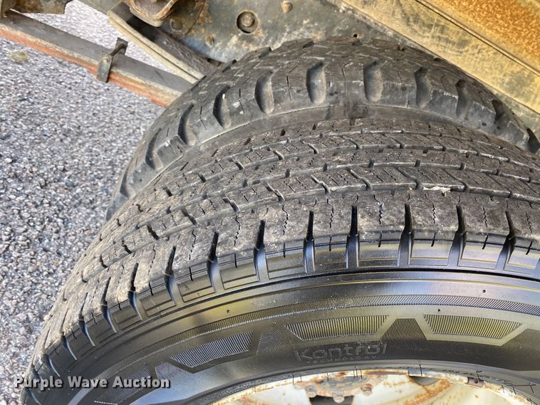 image for item DM4125 2005 Isuzu NPR  box truck