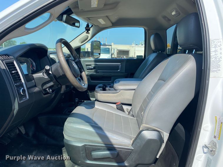 image for item DM4128 2018 Dodge Ram 5500HD flatbed truck