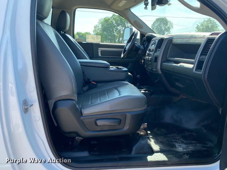 image for item DM4128 2018 Dodge Ram 5500HD flatbed truck