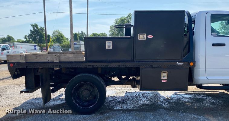 image for item DM4128 2018 Dodge Ram 5500HD flatbed truck
