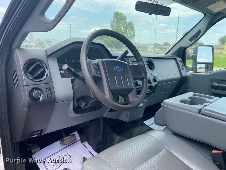 image for item DM4142 2011 Ford F550  flatbed truck