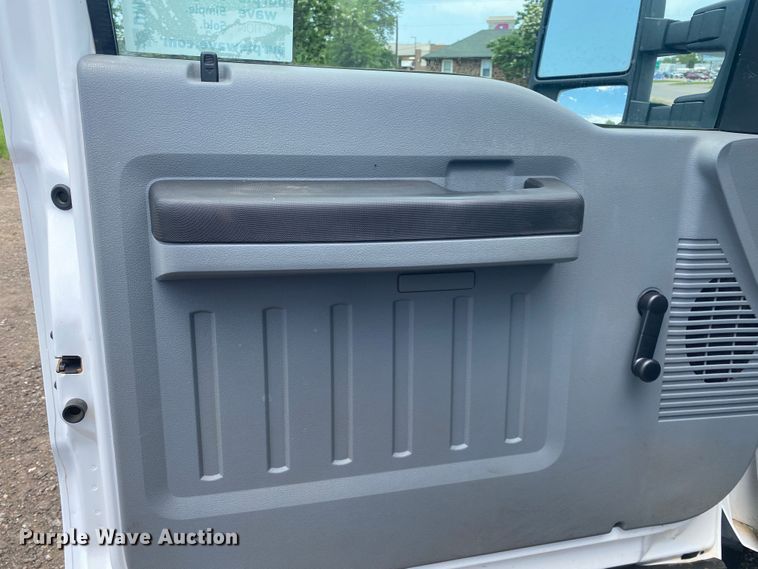 image for item DM4142 2011 Ford F550  flatbed truck