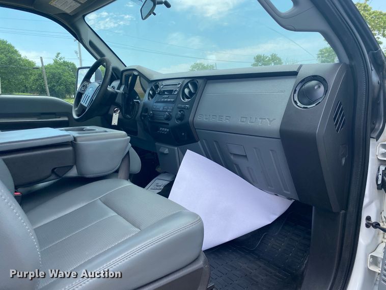 image for item DM4142 2011 Ford F550  flatbed truck