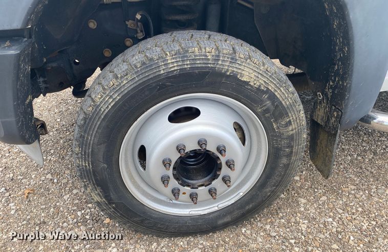 image for item DM4142 2011 Ford F550  flatbed truck