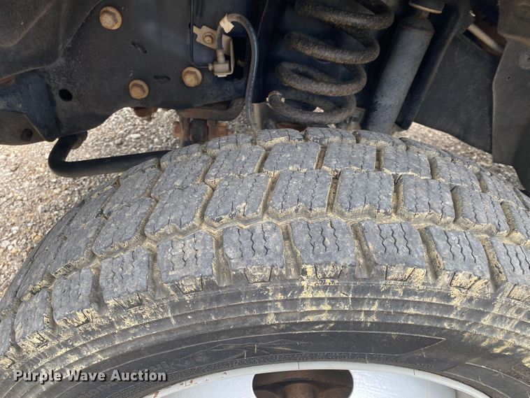 image for item DM4142 2011 Ford F550  flatbed truck