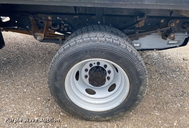 image for item DM4142 2011 Ford F550  flatbed truck
