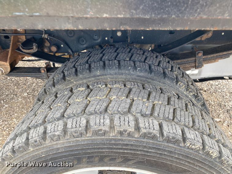 image for item DM4142 2011 Ford F550  flatbed truck