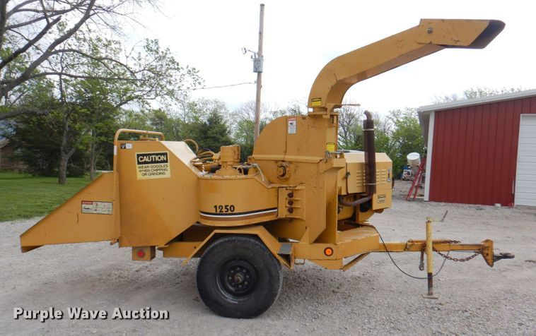 image for item DM6186 1990 Vermeer 1250BC  wood chipper