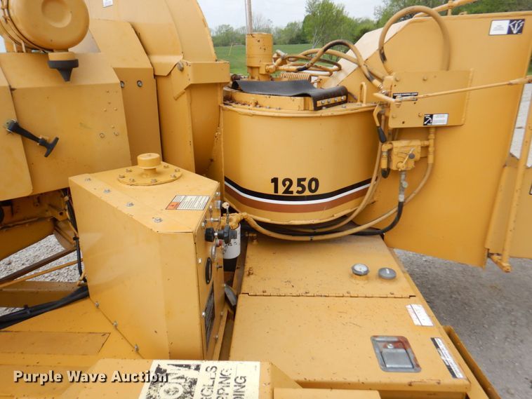 image for item DM6186 1990 Vermeer 1250BC  wood chipper